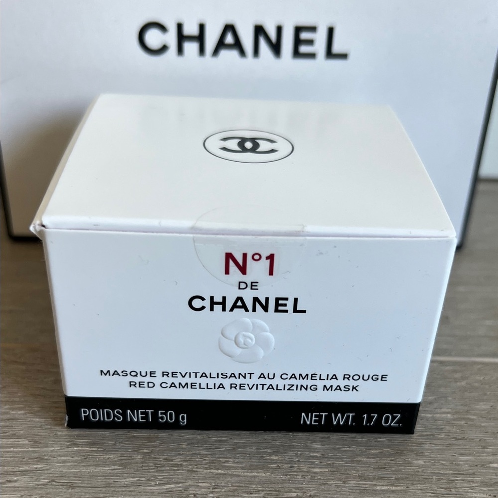 CHANEL Red and White N°1 Camellia Revitalizing Mask - Brand New